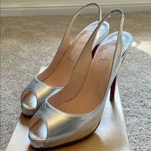 Authentic Louboutin No Prive 120 Silver Nappa Peep Toe Slingback Pumps 40.5 EUC